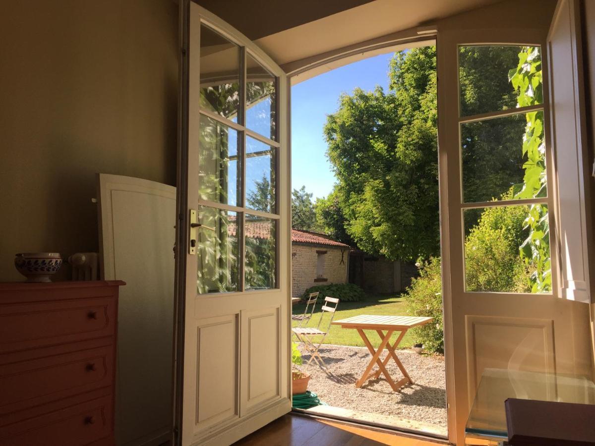 Bed and Breakfast La Madeleine La Jarrie Экстерьер фото