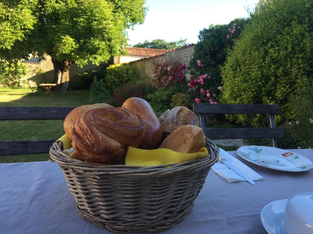 Bed and Breakfast La Madeleine La Jarrie Экстерьер фото